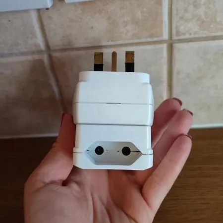 Isabella Modern Flat Center *