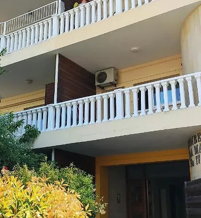 Isabella Modern Flat Center *